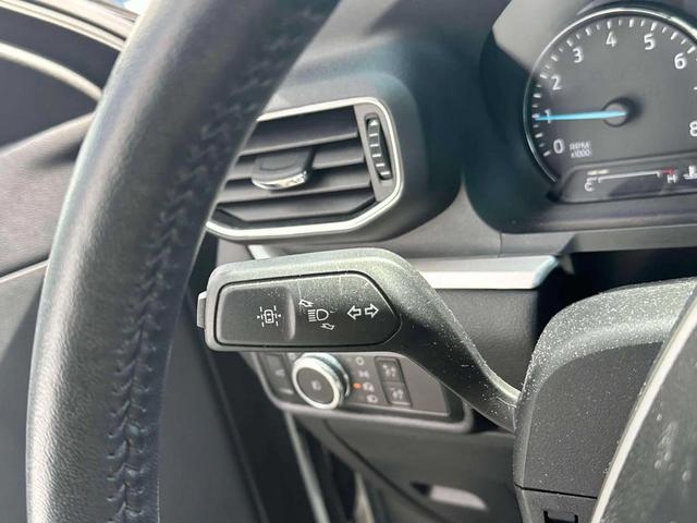 Photo of 2022 Oxford White Ford Explorer