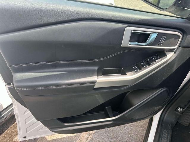 Photo of 2022 Oxford White Ford Explorer