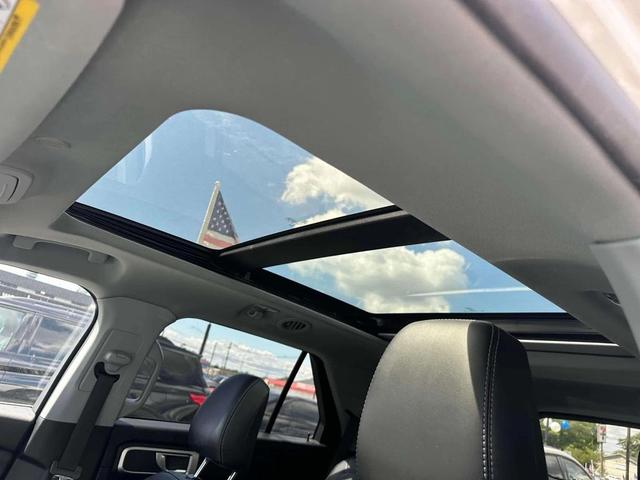 Photo of 2022 Oxford White Ford Explorer