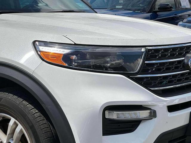 Photo of 2022 Oxford White Ford Explorer