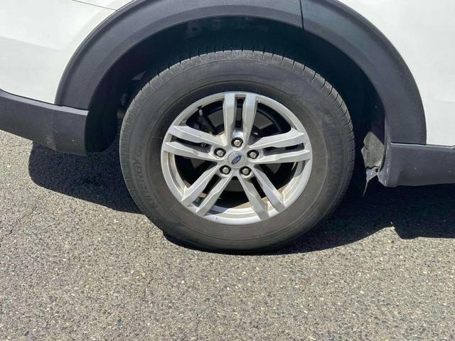 Photo of 2022 Oxford White Ford Explorer