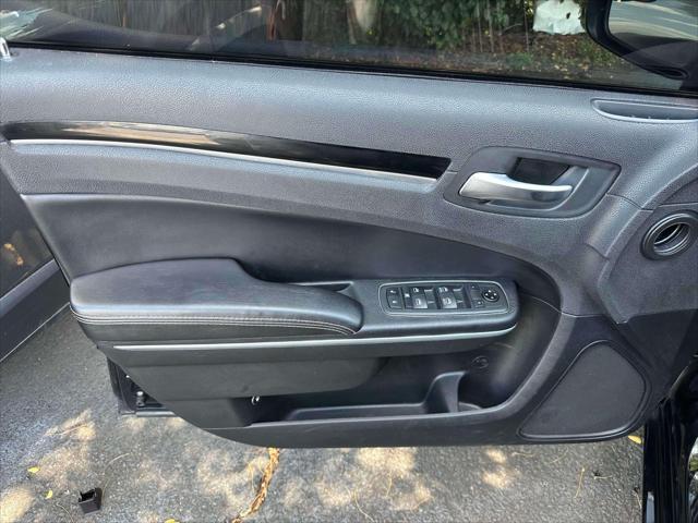 Photo of 2021 Gloss Black Chrysler 300