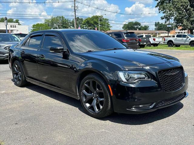 Photo of 2021 Gloss Black Chrysler 300