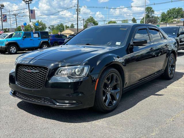 Photo of 2021 Gloss Black Chrysler 300