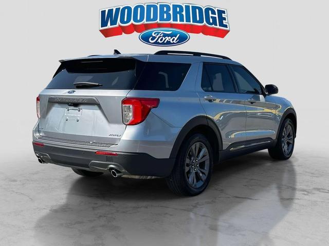 Photo of 2022 Iconic Silver Metallic Ford Explorer