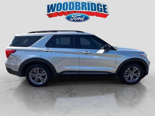 Photo of 2022 Iconic Silver Metallic Ford Explorer