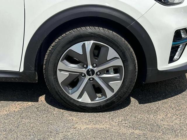 Photo of 2022 Snow White Pearl Kia Niro EV