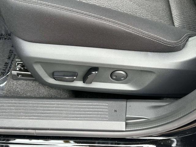 Photo of 2026 Super Black Nissan Rogue