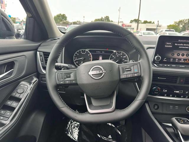 Photo of 2026 Super Black Nissan Rogue