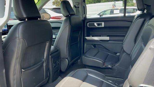 Photo of 2022 Iconic Silver Metallic Ford Explorer