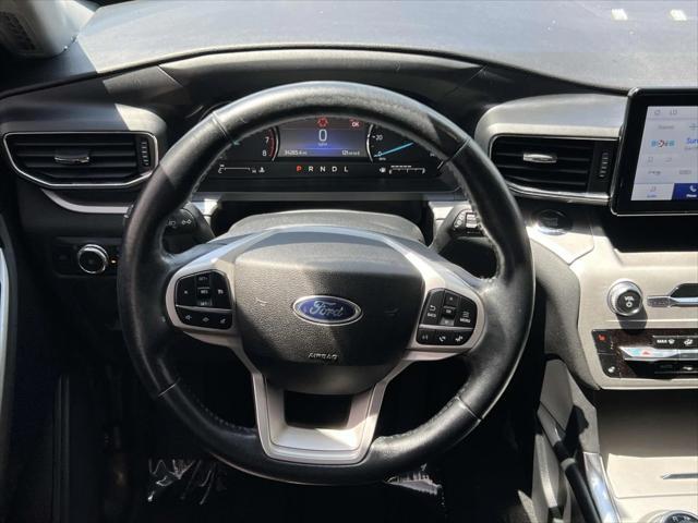 Photo of 2022 Iconic Silver Metallic Ford Explorer