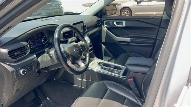 Photo of 2022 Iconic Silver Metallic Ford Explorer
