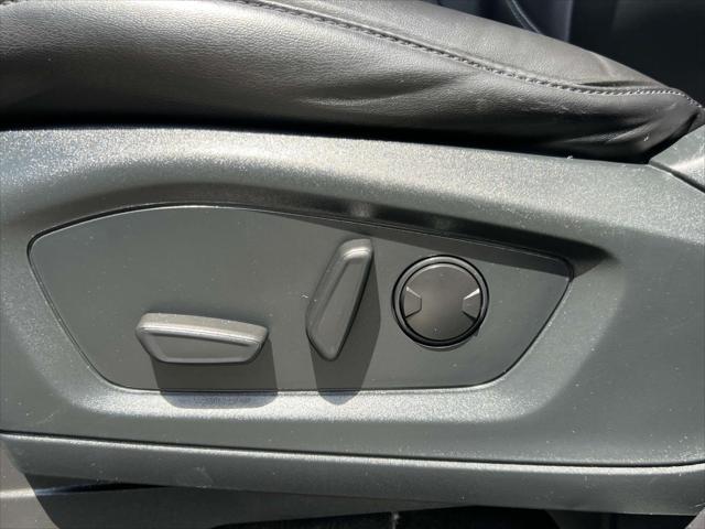 Photo of 2022 Iconic Silver Metallic Ford Explorer