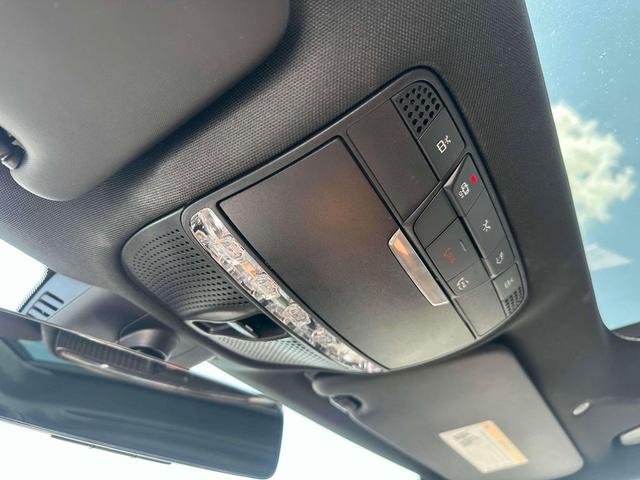Photo of 2021 designo Diamond White Metallic Mercedes-Benz AMG C 43