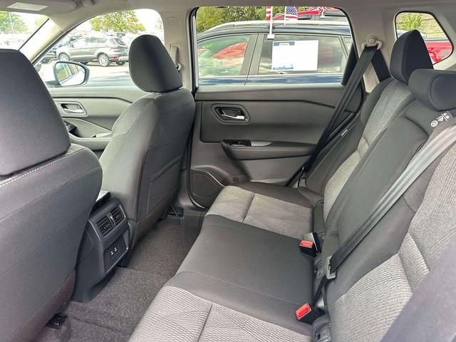 Photo of 2026 Everest White Pearl Tricoat Nissan Rogue