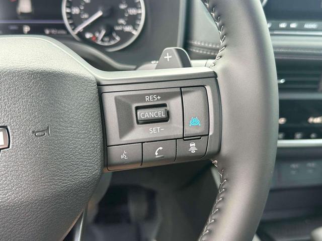 Photo of 2026 Everest White Pearl Tricoat Nissan Rogue