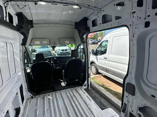 Photo of 2023 Oxford White Ford Transit-250
