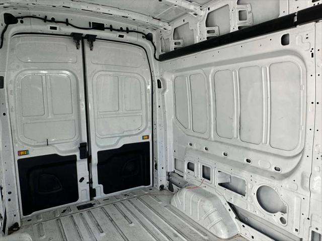 Photo of 2023 Oxford White Ford Transit-250