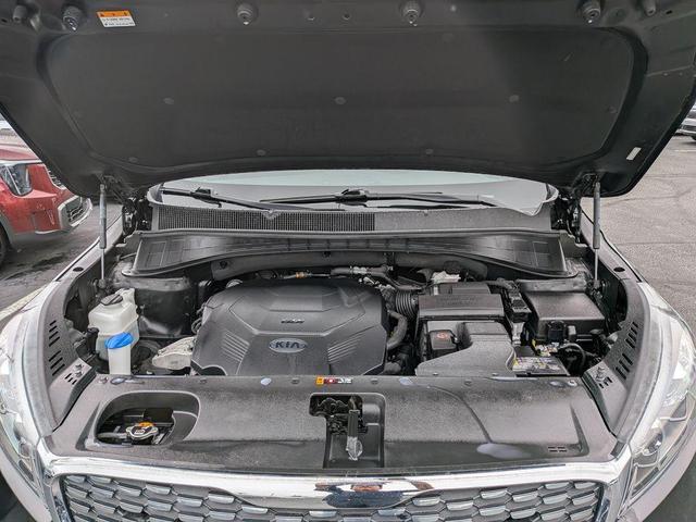 Photo of 2020 Ebony Black Kia Sorento