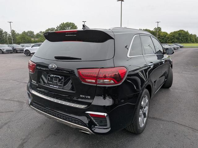 Photo of 2020 Ebony Black Kia Sorento