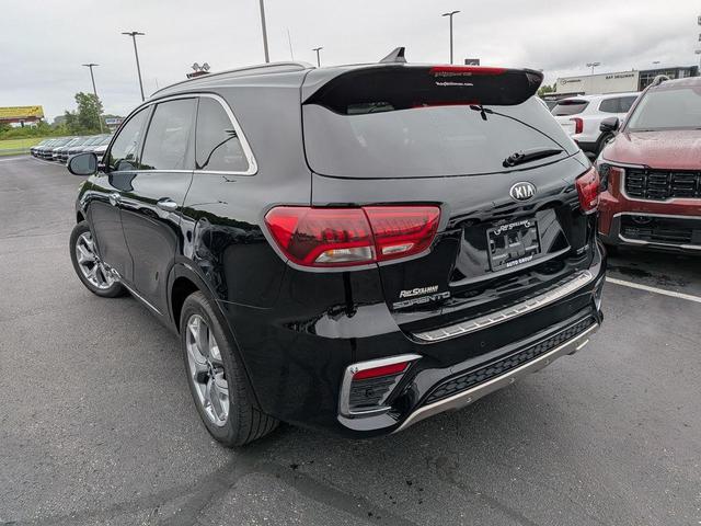 Photo of 2020 Ebony Black Kia Sorento