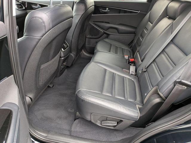 Photo of 2020 Ebony Black Kia Sorento