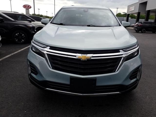 Photo of 2022 Seaglass Blue Metallic Chevrolet Equinox