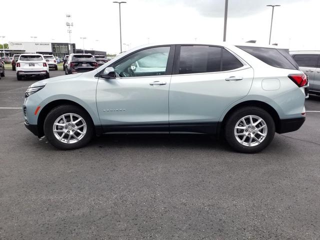 Photo of 2022 Seaglass Blue Metallic Chevrolet Equinox