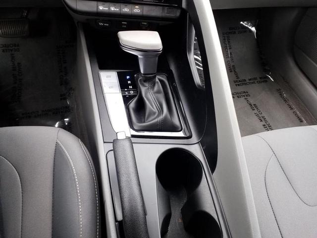 Photo of 2022 Phantom Black Hyundai ELANTRA