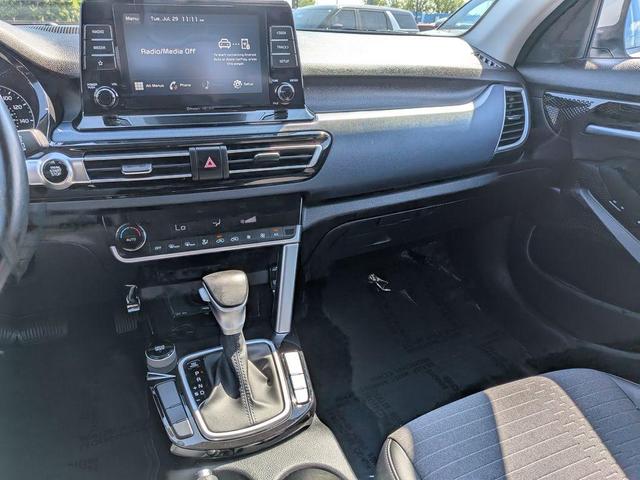 Photo of 2023 Snow White Pearl Kia Seltos