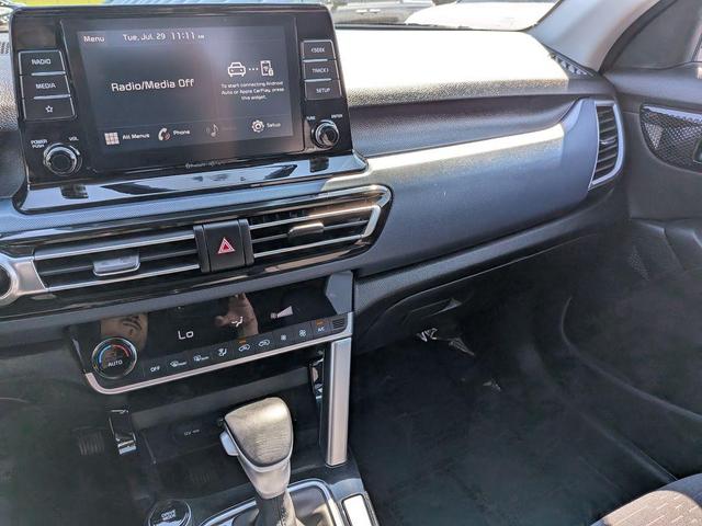 Photo of 2023 Snow White Pearl Kia Seltos