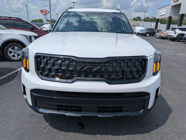 Photo of 2025 Glacial White Pearl Kia Telluride