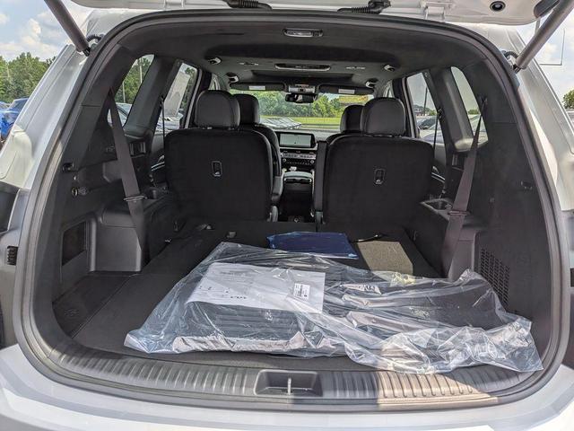Photo of 2025 Glacial White Pearl Kia Telluride