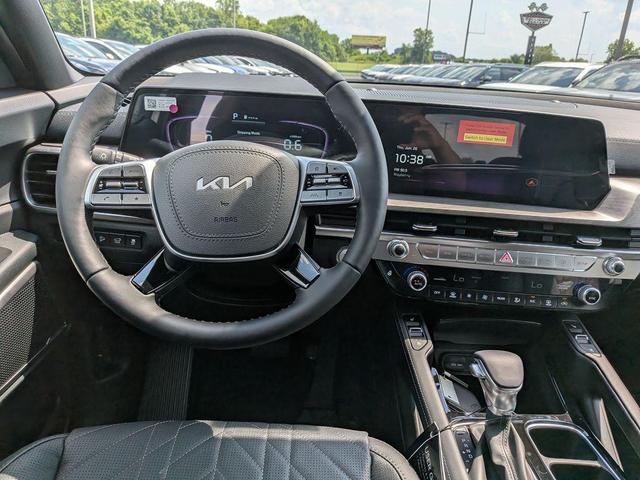 Photo of 2025 Glacial White Pearl Kia Telluride