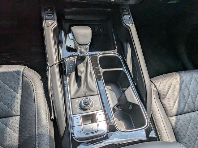 Photo of 2025 Glacial White Pearl Kia Telluride