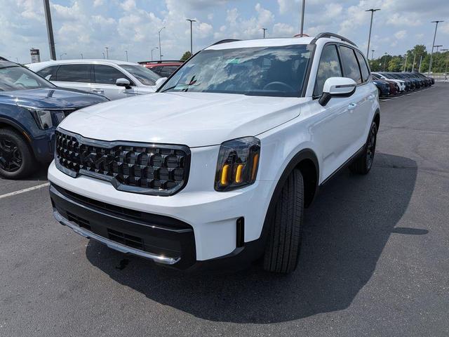 Photo of 2025 Glacial White Pearl Kia Telluride