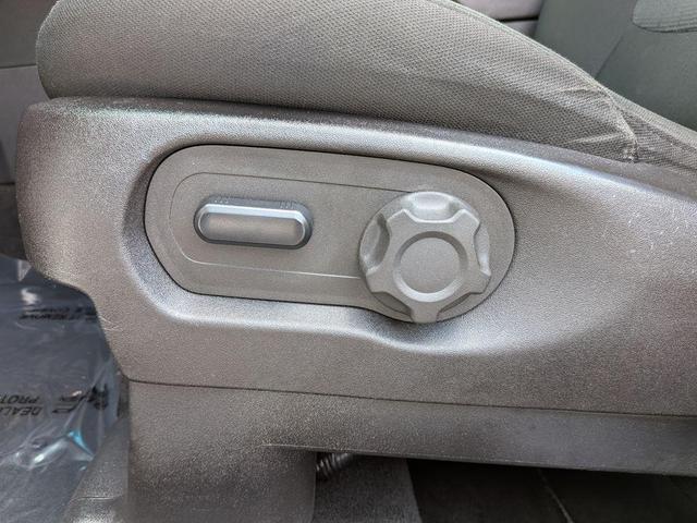 Photo of 2015 Oxford White Ford Explorer