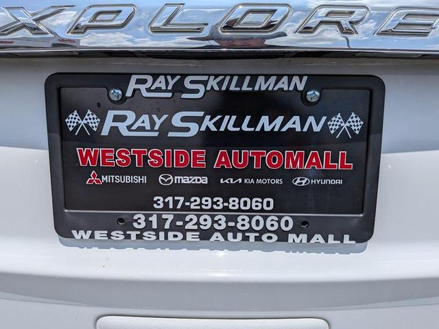Photo of 2015 Oxford White Ford Explorer