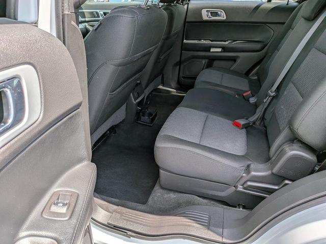 Photo of 2015 Oxford White Ford Explorer