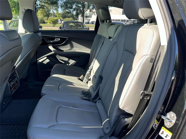 Photo of 2025 Mythos Black Metallic Audi Q7