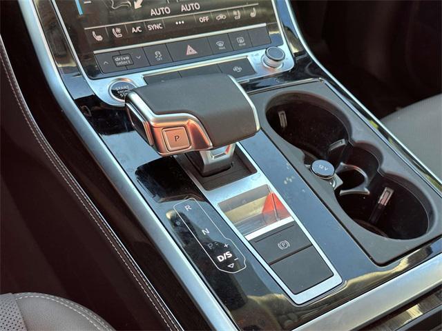 Photo of 2025 Mythos Black Metallic Audi Q7