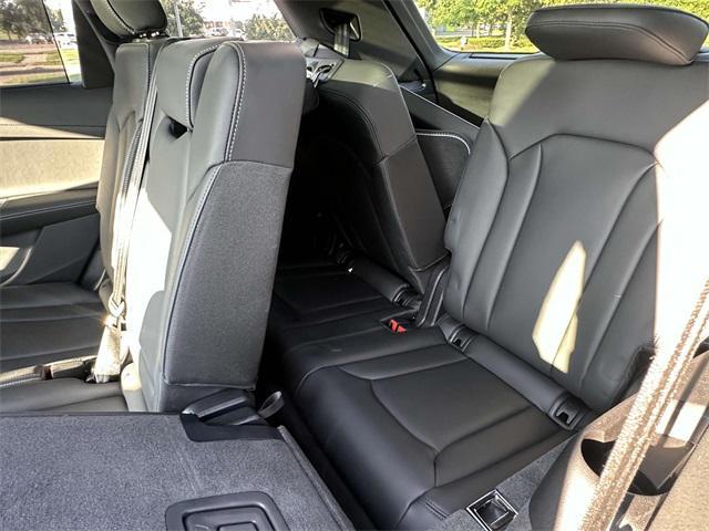 Photo of 2025 Waitomo Blue Metallic Audi Q7