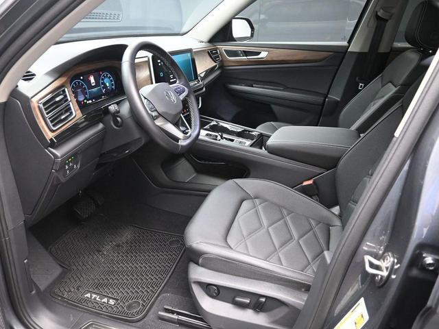 Photo of 2025 Platinum Gray Metallic Volkswagen Atlas