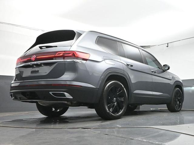 Photo of 2025 Platinum Gray Metallic Volkswagen Atlas