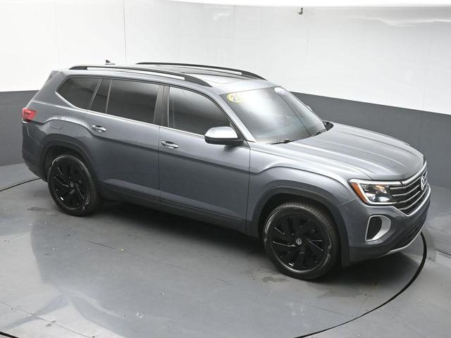 Photo of 2025 Platinum Gray Metallic Volkswagen Atlas