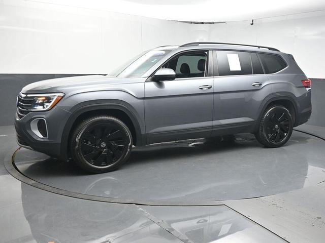 Photo of 2025 Platinum Gray Metallic Volkswagen Atlas
