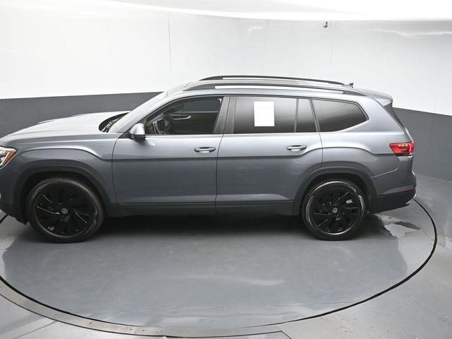 Photo of 2025 Platinum Gray Metallic Volkswagen Atlas