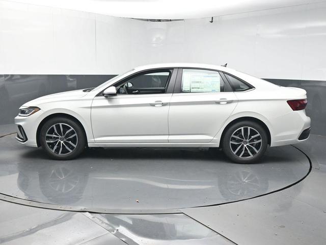 Photo of 2025 Opal White Pearl Effect Volkswagen Jetta