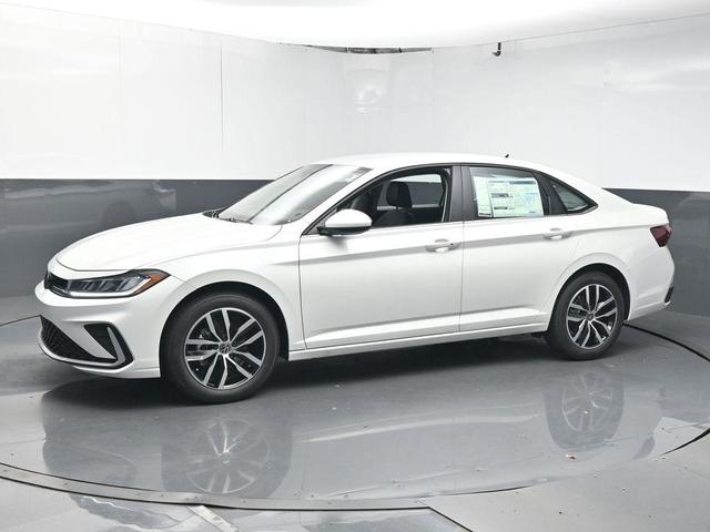 Photo of 2025 Opal White Pearl Effect Volkswagen Jetta