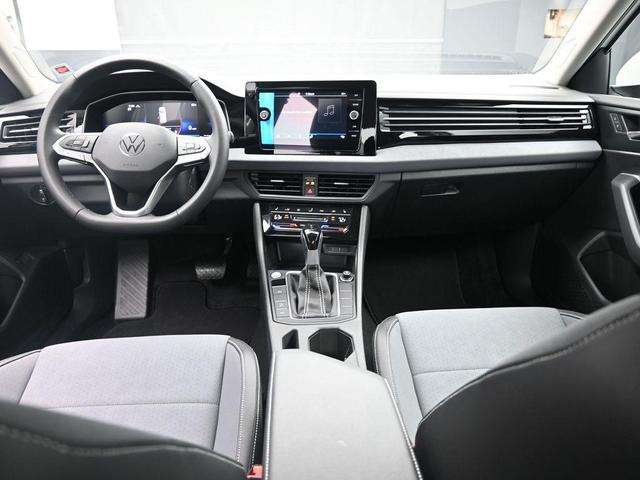 Photo of 2025 Opal White Pearl Effect Volkswagen Jetta
